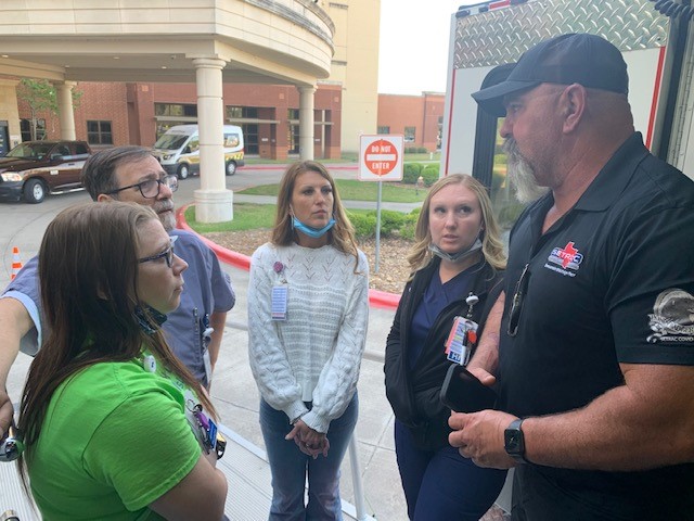 SETRAC staff talks to students staff